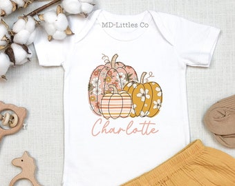 Personalized Retro Pumpkin Onesie®, Floral Pumpkins Onesie®, Baby Girl Thanksgiving Onesie®, Retro Baby, Fall Baby Girl Onesie®, Name Reveal