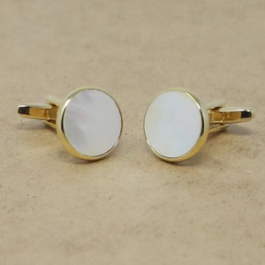 Round Gold Tone Rim Mother Of Pearl Men Wedding Formal Wear Dress Shirt Cuff Links Best Birthday Father's Day Gift Wedding Accessory 画像 6