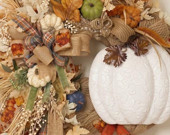 Corona de calabaza blanca para puerta de otoño / Decoración rústica de granja para la cosecha de otoño