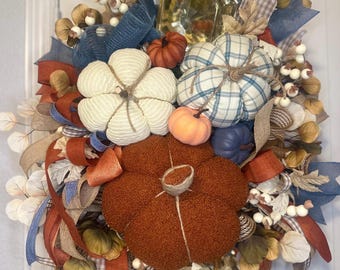 Corona de calabazas azul y naranja / Decoración rústica de granja para la cosecha de otoño