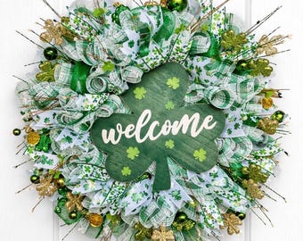 Corona de San Patricio para puerta de entrada, corona de bienvenida de trébol, corona de malla decorativa irlandesa, decoración navideña de trébol verde para puerta