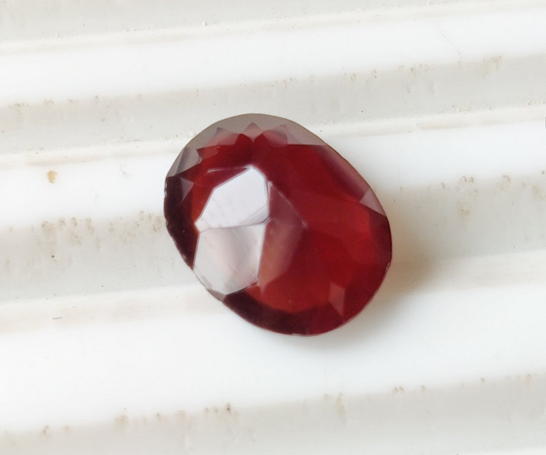 MOZAMBIQUE GARNET GEMSTONE 2.60Ct Top Quality Deep Color Garnet Oval Shape Perfect Ring Size Jewelry Making Loose Garnet Gemstone 10x8x4MM