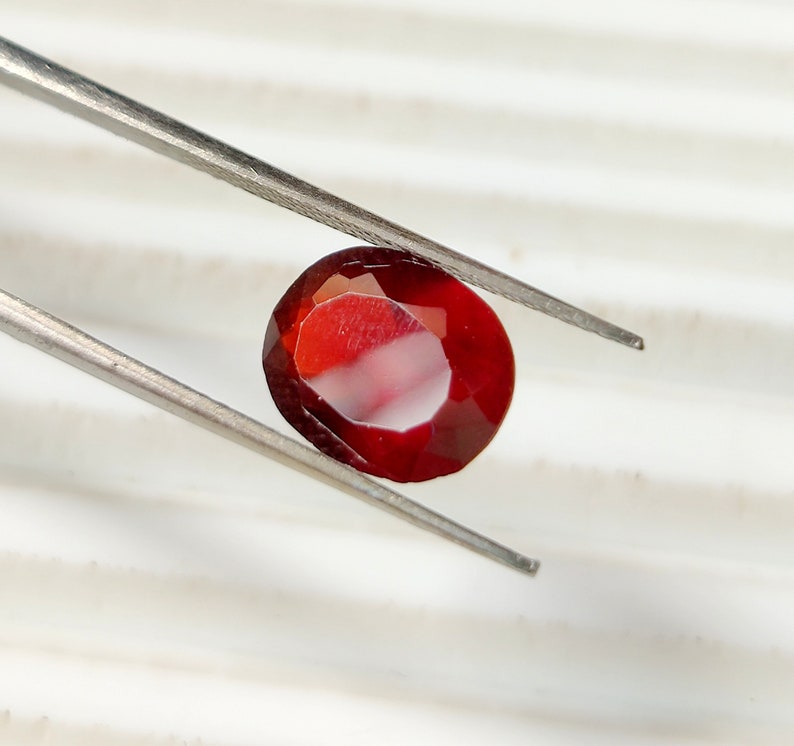 MOZAMBIQUE GARNET GEMSTONE 2.60Ct Top Quality Deep Color Garnet Oval Shape Perfect Ring Size Jewelry Making Loose Garnet Gemstone 10x8x4MM