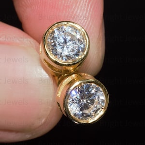 Runde Moissanite Ohrstecker 14K Gelb Gold Ohrringe, Lünette Set Moissanite Engagement Screw Back Ohrringe, Runde Cut Solitär Ohrringe für Geschenk