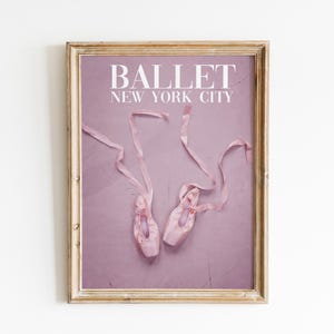 Impresión de balletcore, impresión de ballet, ciudad de Nueva York, arte de pared rosa de los años 70, impresión de zapatillas de ballet, arte de pared rosa claro, póster rosa de Coquette