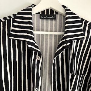 MARIMEKKO vintage shirt Jokapoika unisex long sleeve black white striped print blouse, size M - L medium, oversized top jacket, size 42