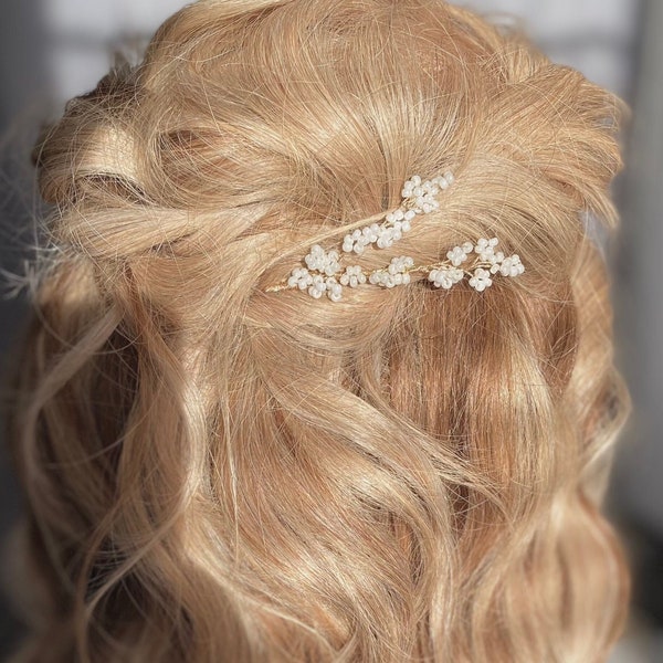 Barrette cheveux mariage, épingle coiffure avec perles ivoires, accessoire mariée minimaliste, romantique chic.