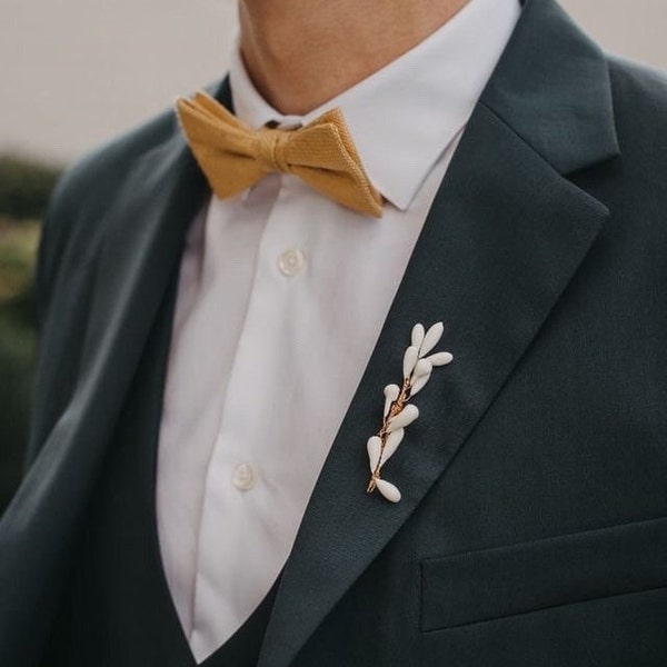 Boutonnière mariage, broche costume en porcelaine froide, épingle pour marié et témoins, très élégant.