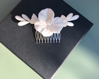 Wedding hair comb, bridal hairstyle jewelry, wedding brooch with cold porcelain stamens and flowers.
