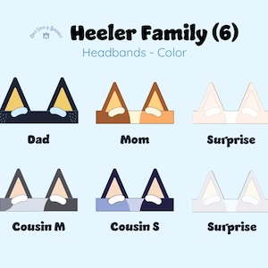 Puede incluir: Seis diseños de diademas diferentes con orejas de perro de dibujos animados en varios colores. Las diademas están etiquetadas como "Papá", "Mamá", "Primo M", "Primo S" y dos diademas "Sorpresa".