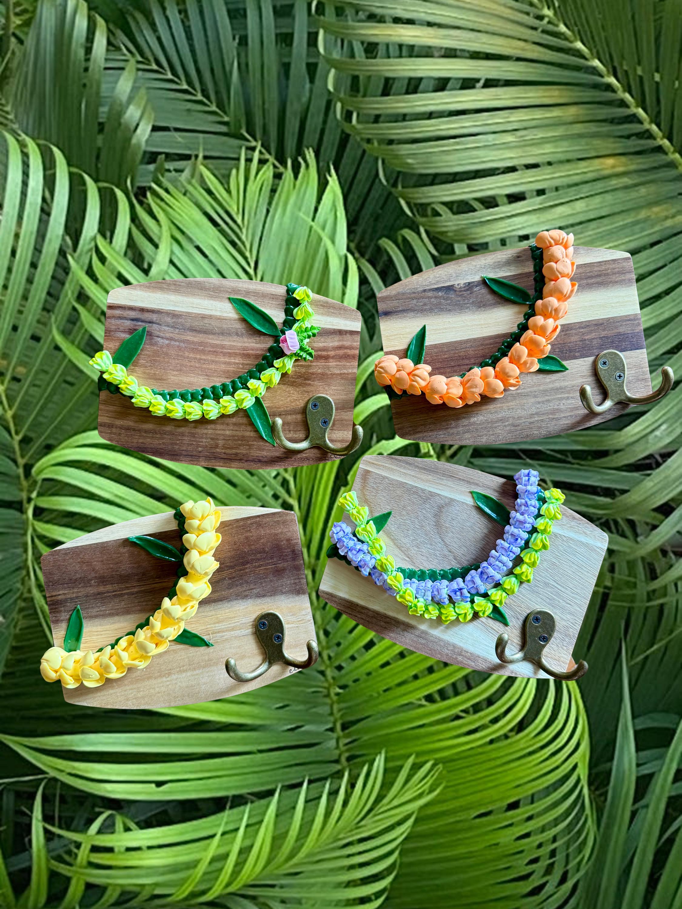 Mini Hawaii Flower Lei Art Key Hook- Green Pakalana Flower With