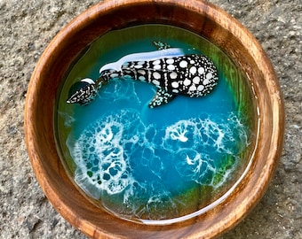 Whale shark ocean epoxy resin wood bowl- tropical jewelry dish- Hawaiian home decor- Beach art gift- Hawaii souvenir wooden bowl 4”