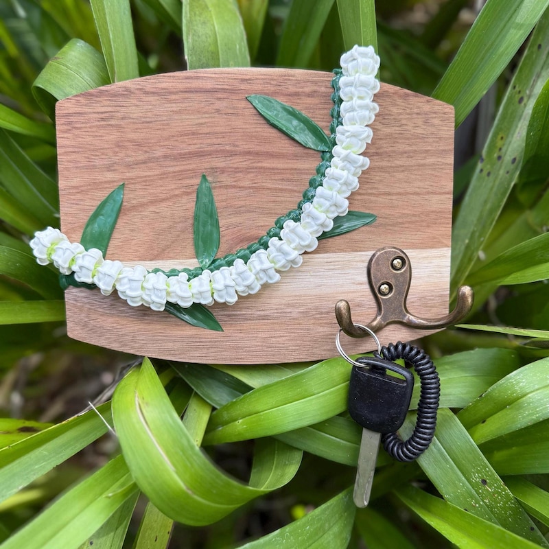 Flower Lei Key Chain - Etsy