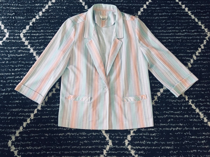 Sweet vintage pastel blazer
