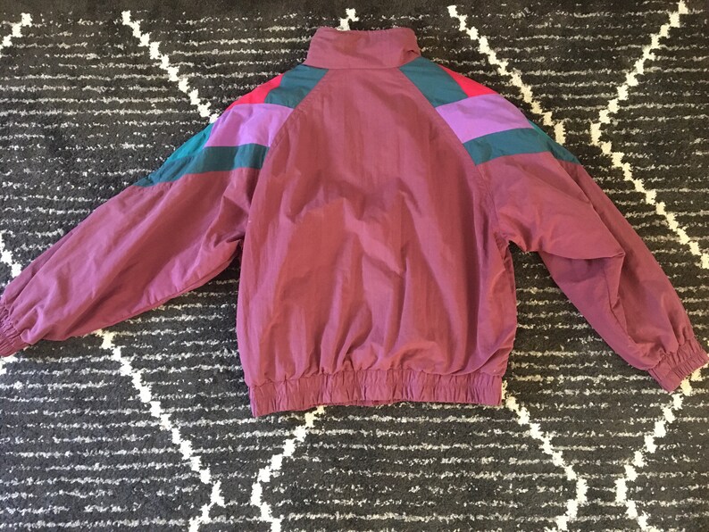 The raddest earthy-hued vintage windbreaker