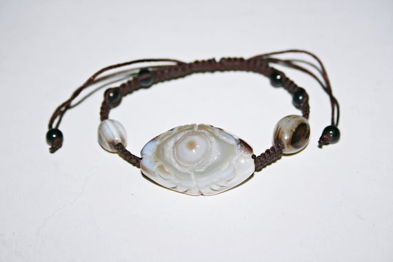 Vintage Carved Banded Agate Evil Eye Beaded Bracel