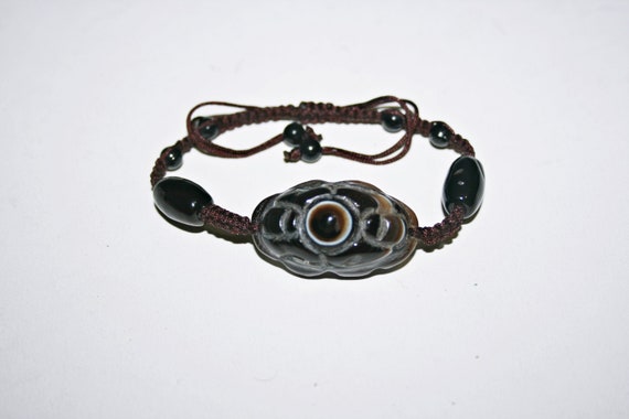 Vintage Carved Banded Agate Evil Eye Beaded Bracel