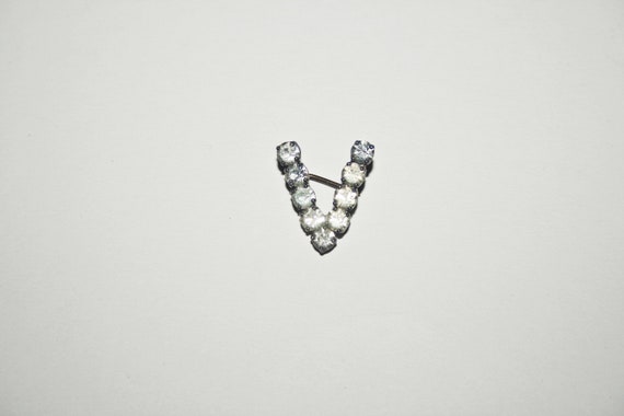 c1940s Sterling Silver Diamante V for Victory Broo