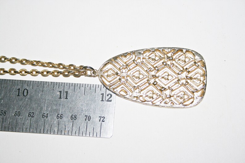 Vintage Modernist Gold Tone Pendant Necklace