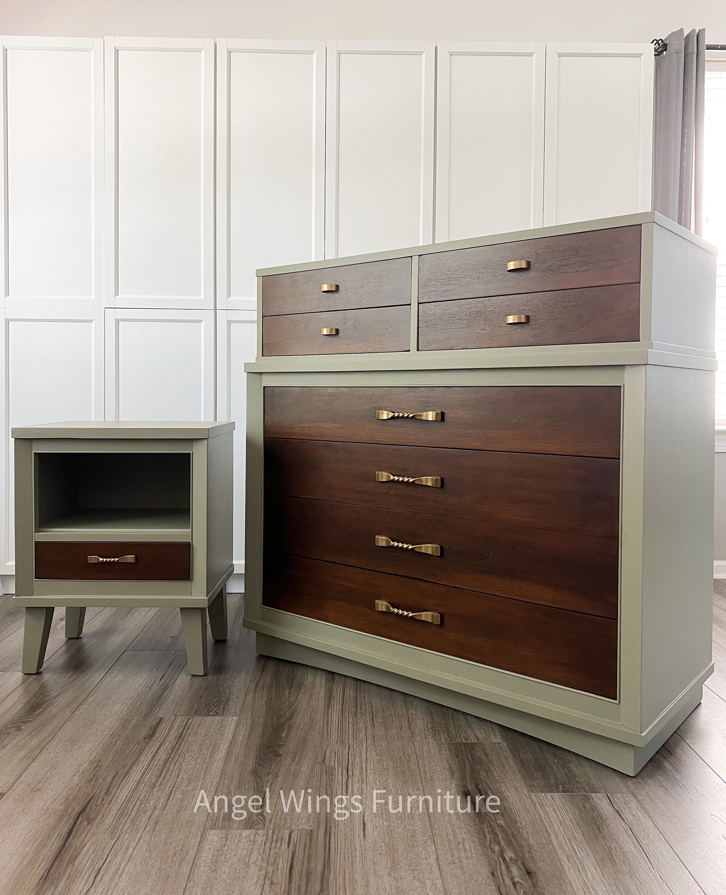 Mid Century Modern Dresser and Nightstand Set. Vintage MCM Chest of