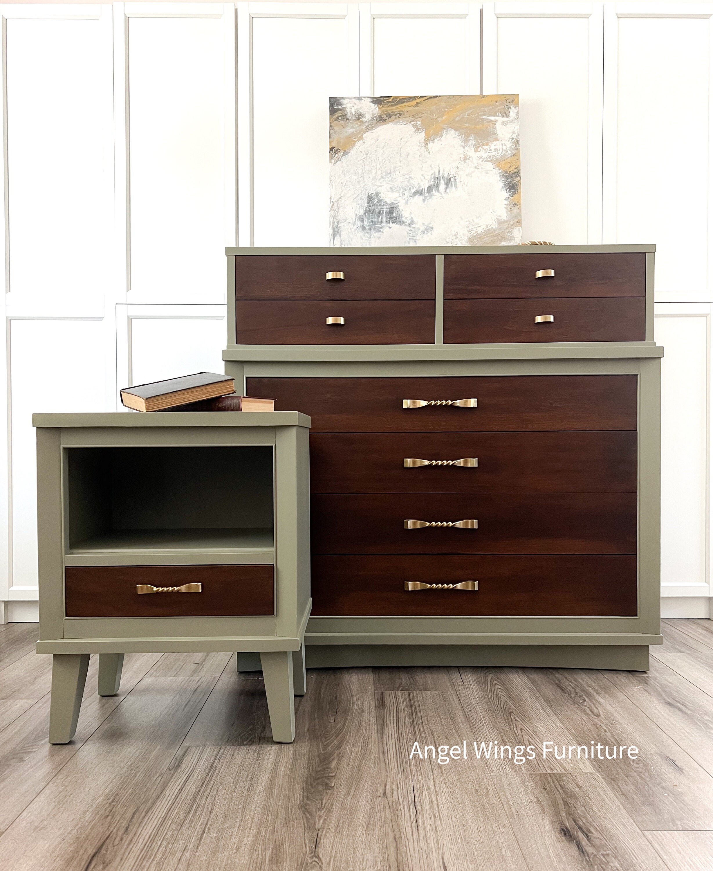 Mid Century Modern Dresser and Nightstand Set. Vintage MCM Chest of