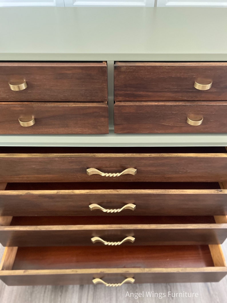 Mid Century Modern Dresser and Nightstand Set. Vintage MCM Chest of