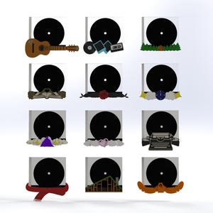 Puede incluir: Una colección de doce discos de vinilo negros con varios elementos decorativos. Estos incluyen una guitarra, película, un reloj, un libro abierto, una rosa, nubes, una máquina de escribir, una bufanda, un edificio y plumas.