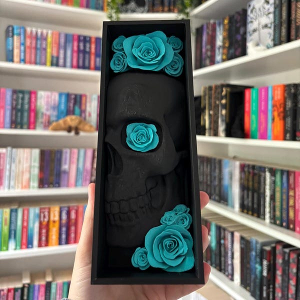 Book nook / Book end skull with flower