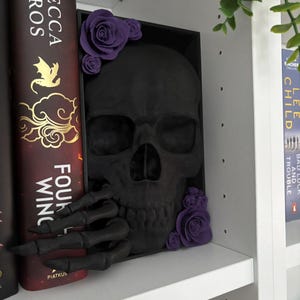Skull & Roses Book Nook 3D Printed Dark Romance Gothic Bookish Bookshelf Decor bild 5