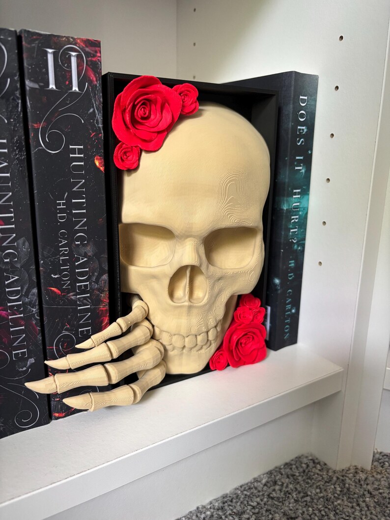Skull & Roses Book Nook 3D Printed Dark Romance Gothic Bookish Bookshelf Decor bild 3