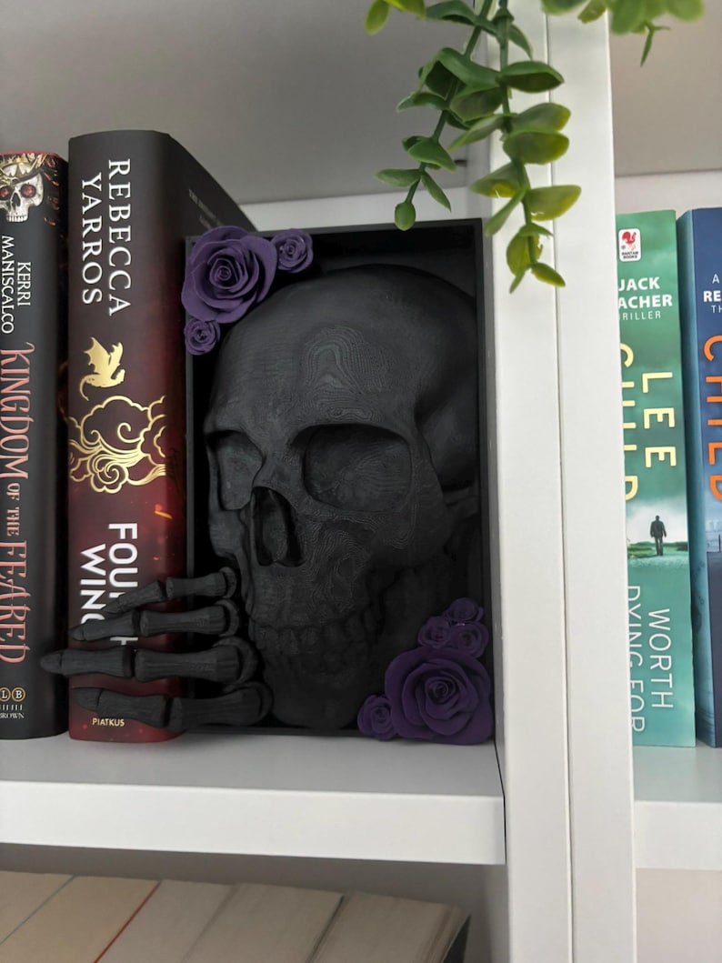 Skull & Roses Book Nook 3D Printed Dark Romance Gothic Bookish Bookshelf Decor Svart