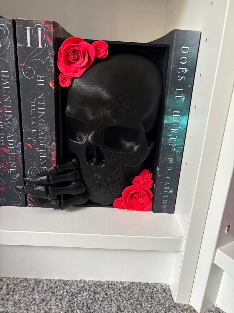 Skull & Roses Book Nook 3D Printed Dark Romance Gothic Bookish Bookshelf Decor bild 4