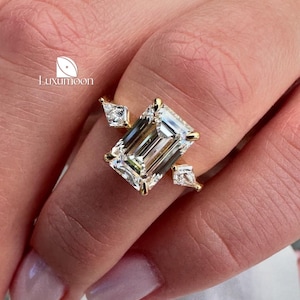 Three Stone Emerald Cut With Kite Cut Diamond Engagement Ring, IGI Certified E VVS2 Emerald Cut Diamond Ring, Wedding Ring, Anniversary Gift
