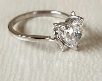 1.5カラット ハート型ラボグロウンダイヤモンド婚約指輪、ホワイト 