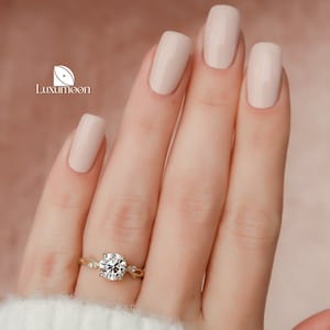 Round Cut Lab Grown Diamond Engagement Ring, 1CT to 2CT Round Diamond Wedding Ring, IGI Certified Diamond, Wedding ring, Round Ring For Her
