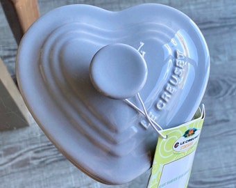 Le Creuset New Le Creuset small heart shaped lidded ramekin dish 0.3 l black