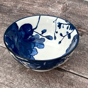 Blue & White Large Flower Patterned Bowl, 12cm