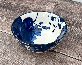 Blue & White Large Flower Patterned Bowl, 12cm