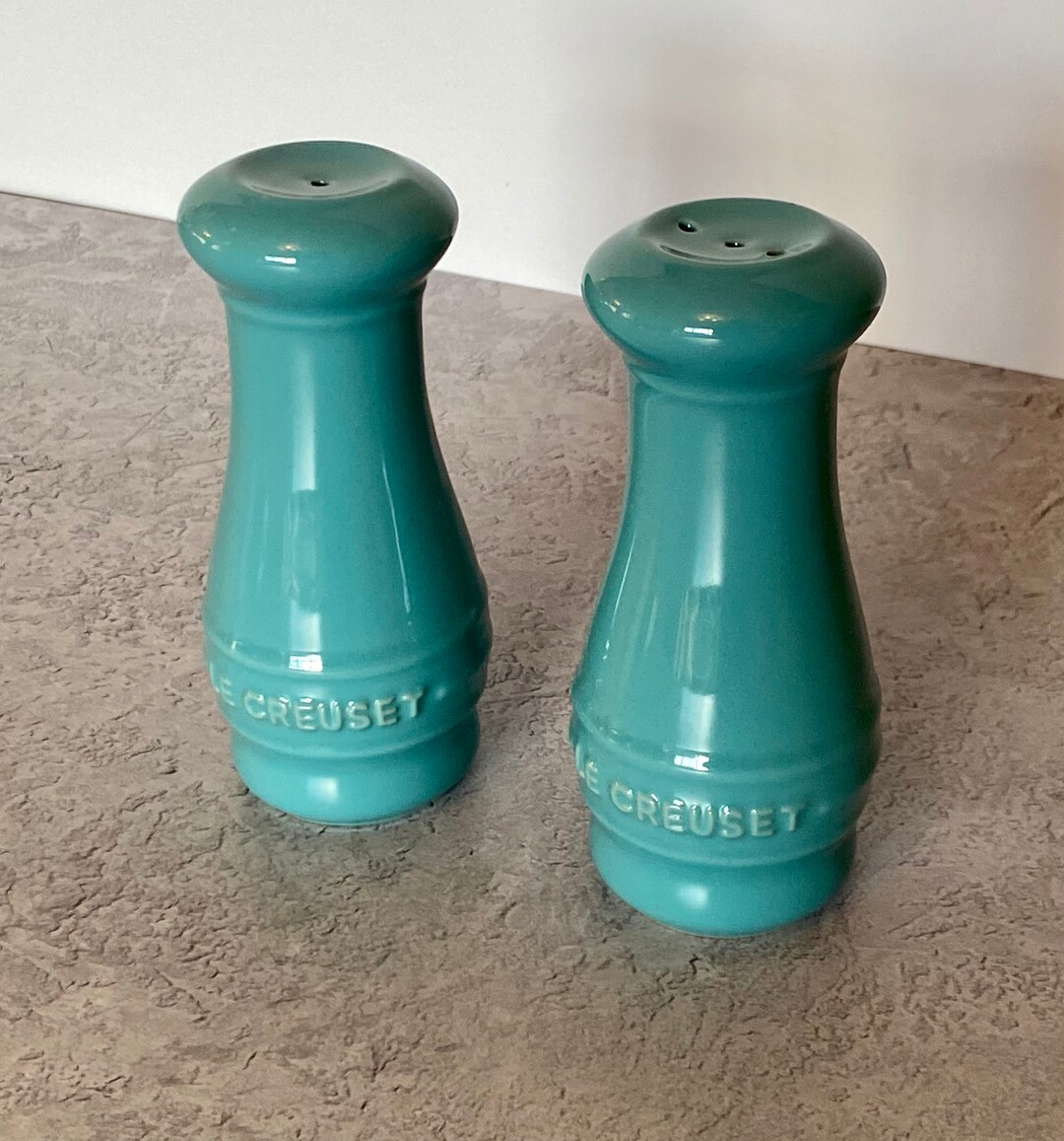 le creuset salt and pepper caps