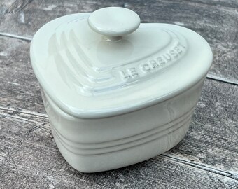 snack Planet prinsesse Le Creuset Cream Heart Shaped Stoneware Ramekin With Lid 0.3L - Etsy