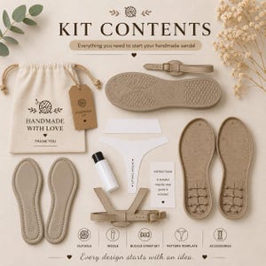 Può includere: Un kit per creare sandali composto da un sacchetto beige con coulisse etichettato HANDMADE WITH LOVE, due paia di solette beige, due suole beige, due cinturini con fibbia beige, un cartamodello bianco, un flacone e una scheda istruzioni.