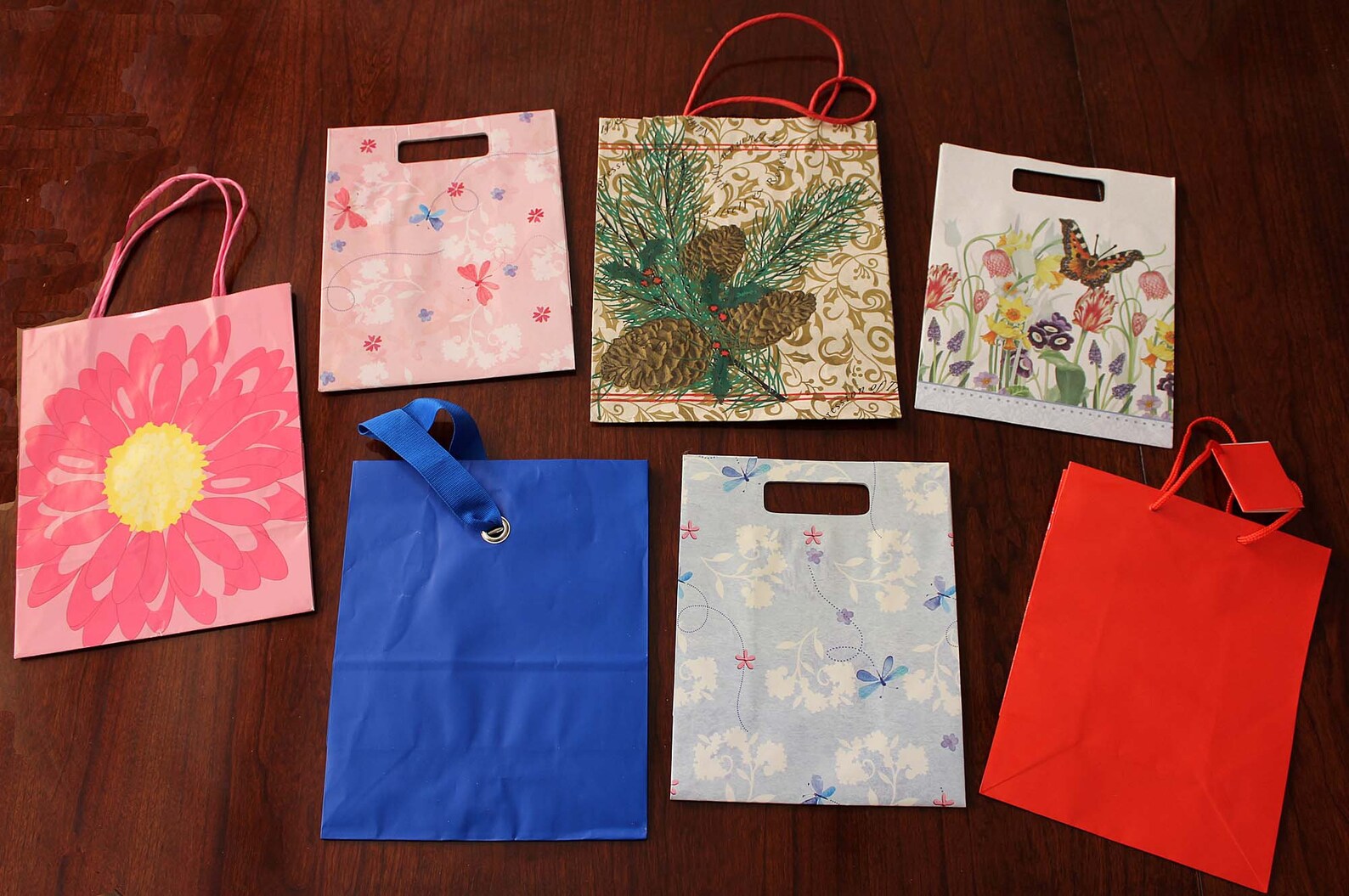 Lot of 7 Brand New Medium Size Gift Bags Hallmark American Etsy