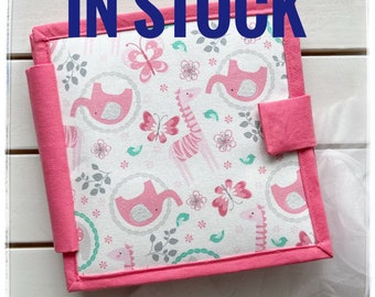 Libro de fieltro tranquilo: libro sensorial y de actividades para niños pequeños