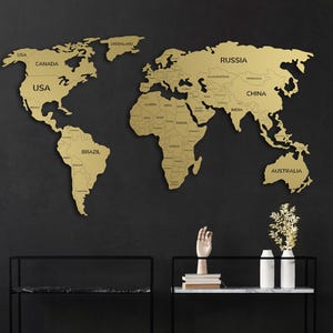 Stor världskarta i metall som visar landsgränser och namn, Magnetic World Decor