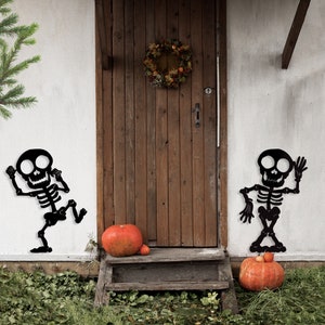 Metal Skeletons Halloween Wall Art: Gothic Garden Decor