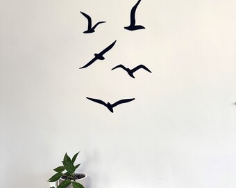 Décoration murale voilier et mouettes en métal | tons bleu et or 28x43 cm Décoration murale voilier et mouettes en métal | tons bleu et or 28x43 cm