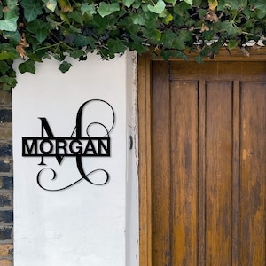 Placa de metal personalizada, arte em metal com monograma de sobrenome, decoração de parede com letras iniciais divididas, placa de sobrenome, arte de jardim em metal, placas de estabelecimento
