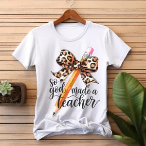 So God Made a Teacher png, luipaardprint potlood ontwerp leraar, digitale download, cadeau leraar waardering, terug naar school shirtontwerp