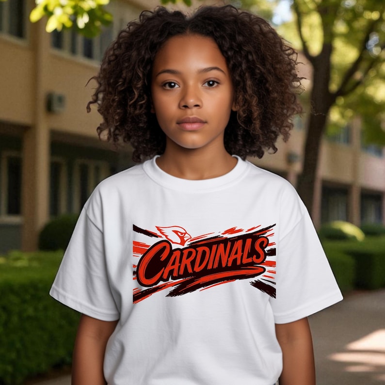 Cardenales PNG y SVG – Diseño de espíritu de equipo rojo – Gráfico de pincelada de mascota para camisetas – Descarga digital para Cricut y sublimación imagen 2