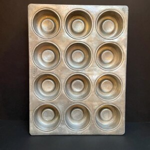 Ekco Mary Ann Shell Pan